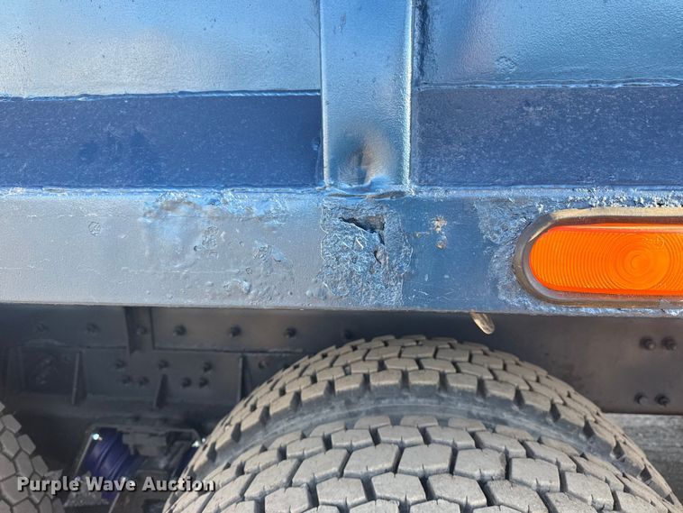 image for item EG2061 2000 Freightliner Classic dump truck