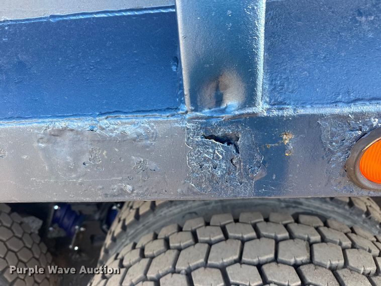 image for item EG2061 2000 Freightliner Classic dump truck