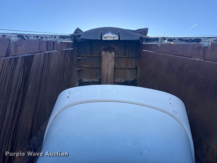 image for item EG2061 2000 Freightliner Classic dump truck
