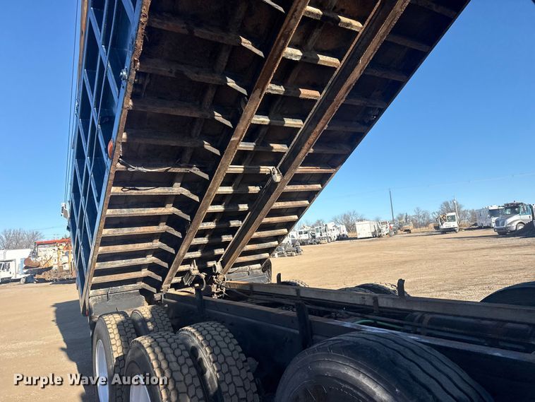 image for item EG2061 2000 Freightliner Classic dump truck