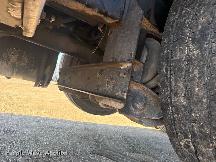 image for item EG2061 2000 Freightliner Classic dump truck