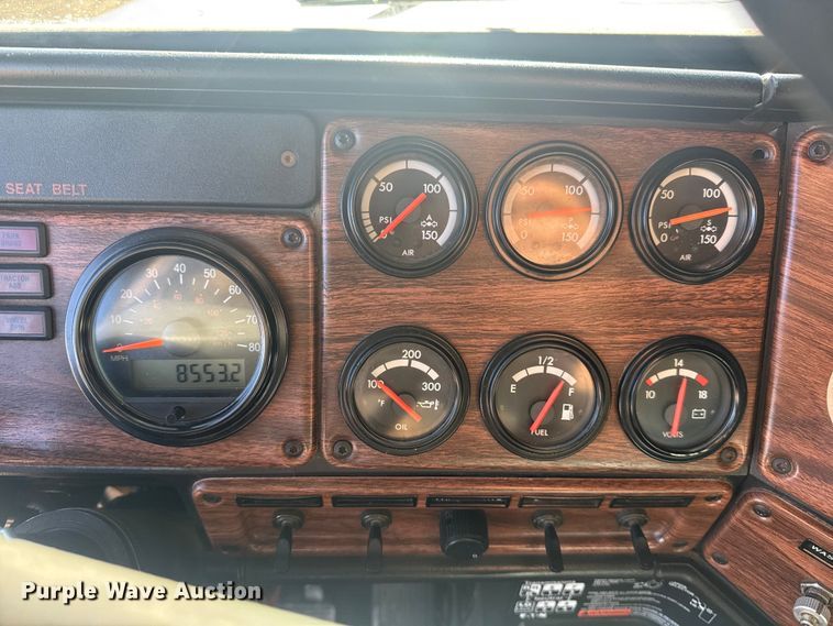image for item EG2061 2000 Freightliner Classic dump truck