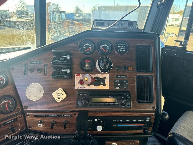 image for item EG2061 2000 Freightliner Classic dump truck