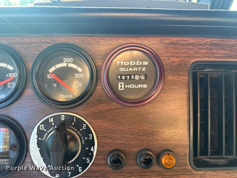 image for item EG2061 2000 Freightliner Classic dump truck