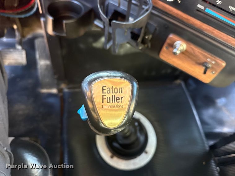 image for item EG2061 2000 Freightliner Classic dump truck