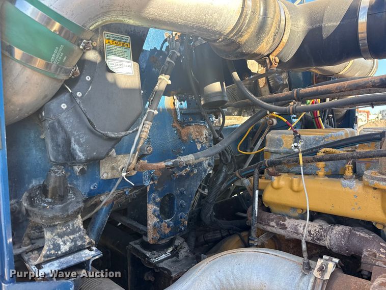 image for item EG2061 2000 Freightliner Classic dump truck