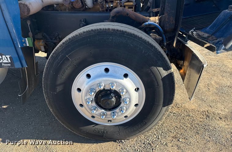 image for item EG2061 2000 Freightliner Classic dump truck