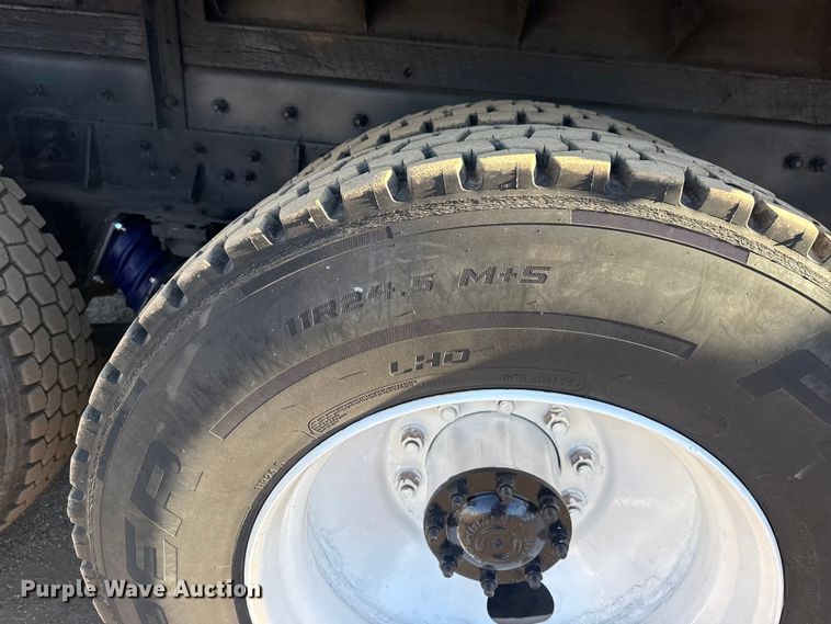 image for item EG2061 2000 Freightliner Classic dump truck