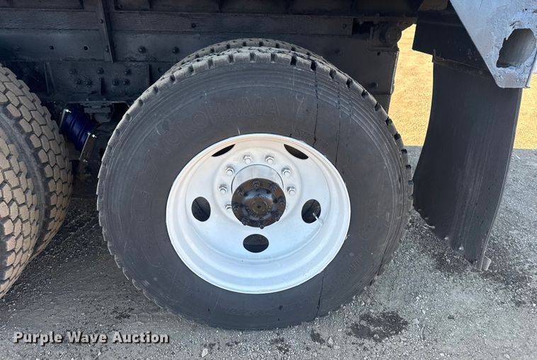 image for item EG2061 2000 Freightliner Classic dump truck