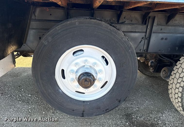 image for item EG2061 2000 Freightliner Classic dump truck