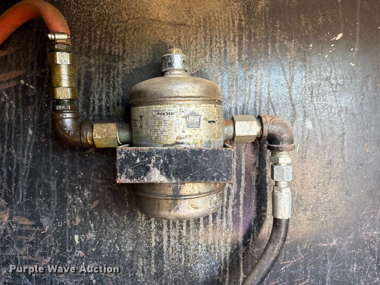 image for item EG2156 2018 International 4300 flatbed truck