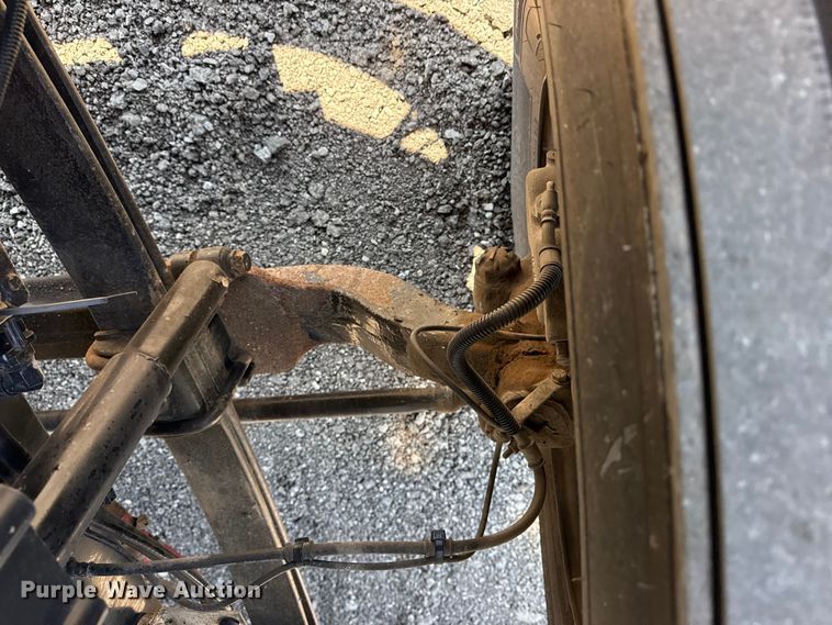 image for item EG2156 2018 International 4300 flatbed truck