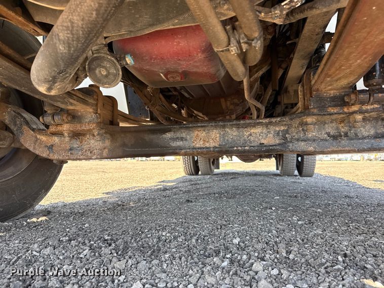 image for item EG2156 2018 International 4300 flatbed truck