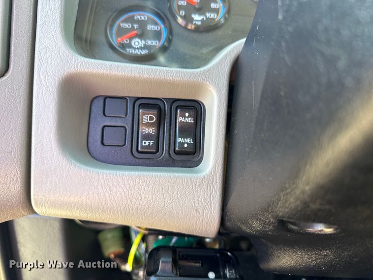 image for item EG2156 2018 International 4300 flatbed truck