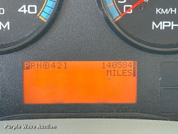 image for item EG2156 2018 International 4300 flatbed truck