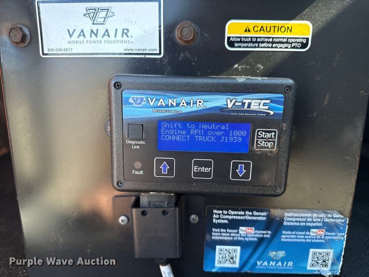 image for item EG2156 2018 International 4300 flatbed truck