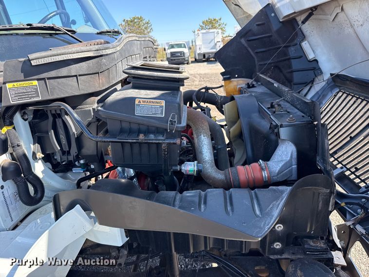 image for item EG2156 2018 International 4300 flatbed truck