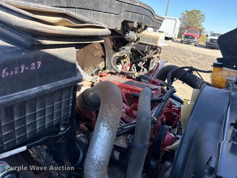 image for item EG2156 2018 International 4300 flatbed truck