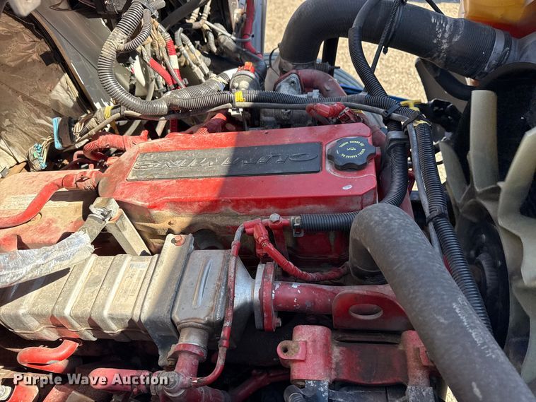 image for item EG2156 2018 International 4300 flatbed truck