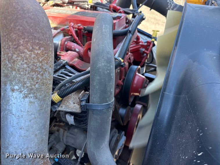 image for item EG2156 2018 International 4300 flatbed truck