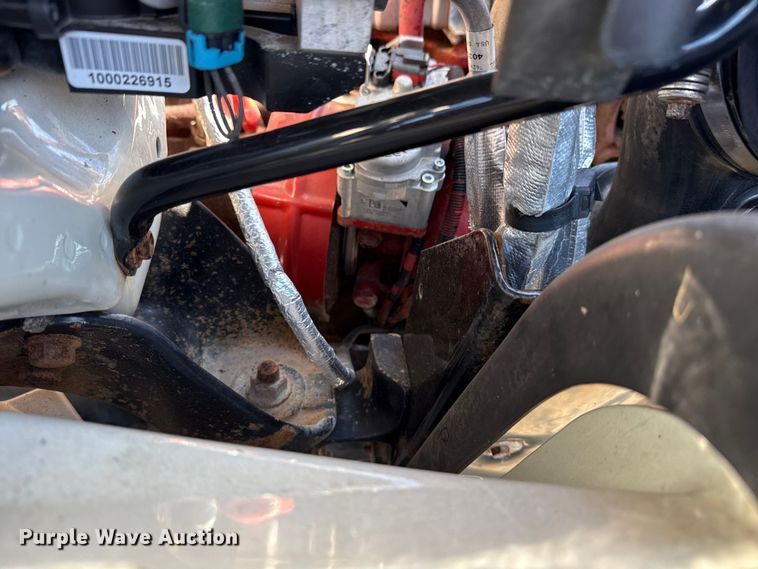 image for item EG2156 2018 International 4300 flatbed truck