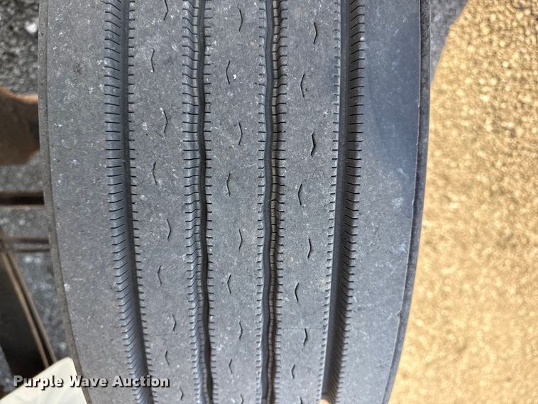 image for item EG2156 2018 International 4300 flatbed truck