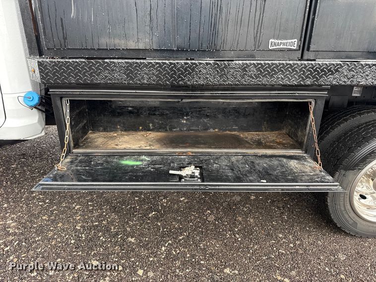 image for item EG2157 2016 RAM 4500HD Crew Cab flatbed pickup truck