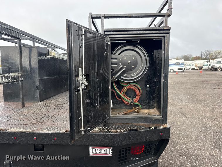 image for item EG2157 2016 RAM 4500HD Crew Cab flatbed pickup truck