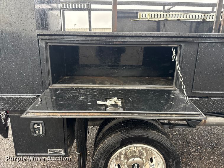 image for item EG2157 2016 RAM 4500HD Crew Cab flatbed pickup truck