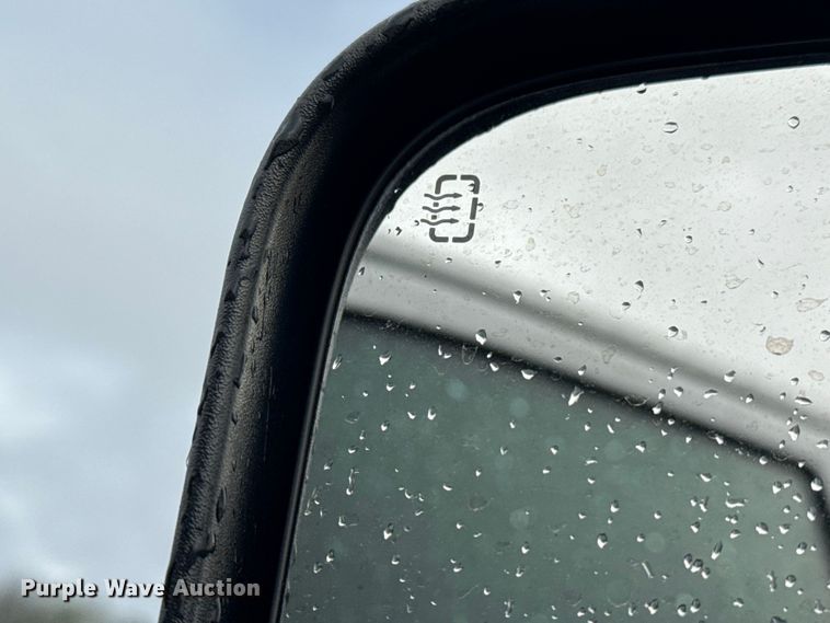 image for item EG2157 2016 RAM 4500HD Crew Cab flatbed pickup truck