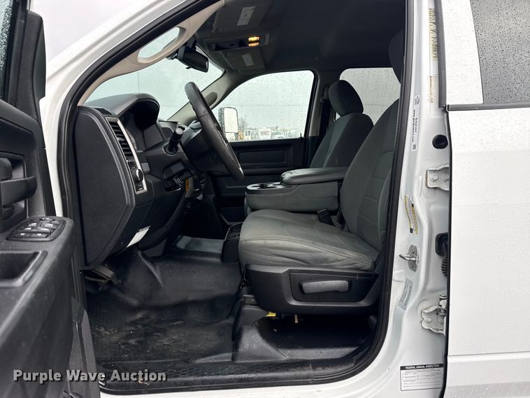 image for item EG2157 2016 RAM 4500HD Crew Cab flatbed pickup truck