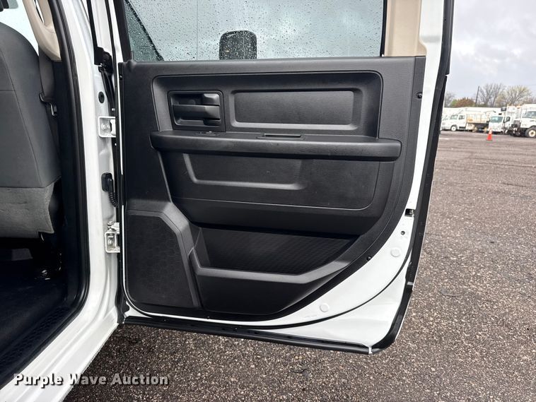 image for item EG2157 2016 RAM 4500HD Crew Cab flatbed pickup truck