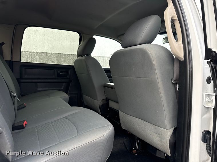 image for item EG2157 2016 RAM 4500HD Crew Cab flatbed pickup truck