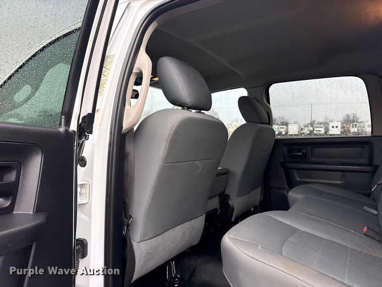 image for item EG2157 2016 RAM 4500HD Crew Cab flatbed pickup truck