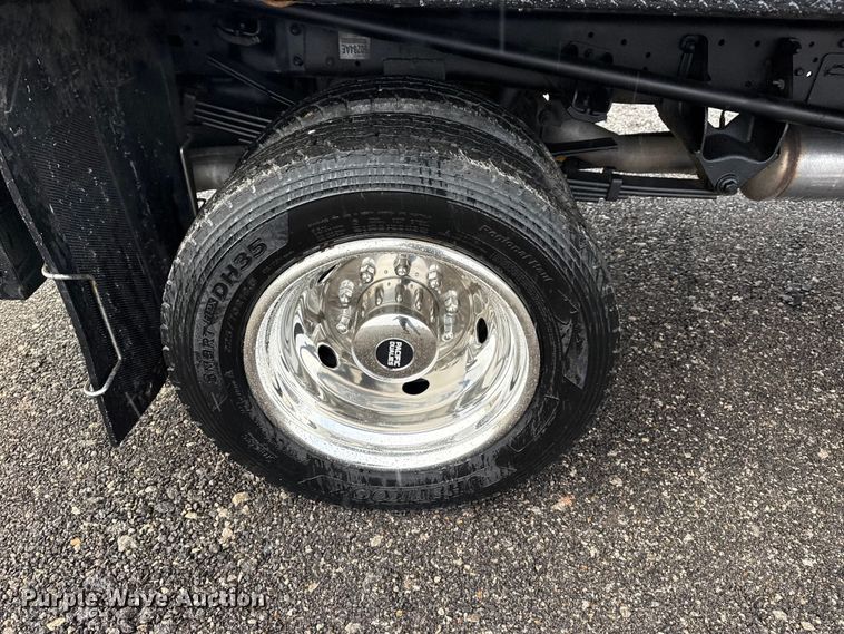 image for item EG2157 2016 RAM 4500HD Crew Cab flatbed pickup truck