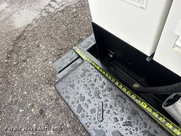 image for item EG2160 2004 Mighty Mover trailers DCA-45USI generator