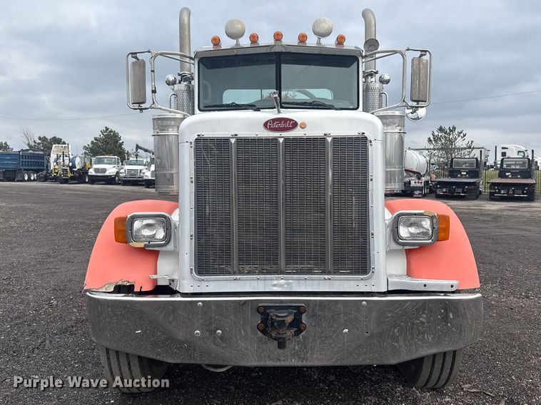 image for item EG8841 2007 Peterbilt 357 tank truck