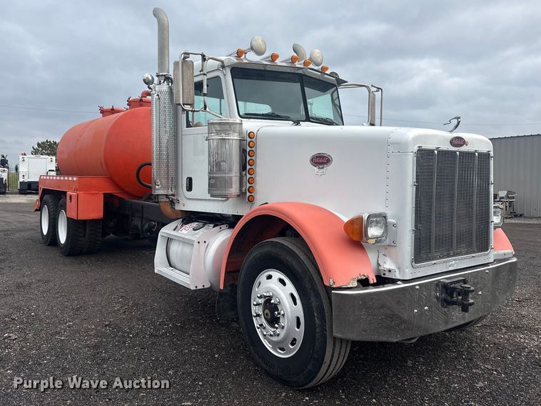 image for item EG8841 2007 Peterbilt 357 tank truck