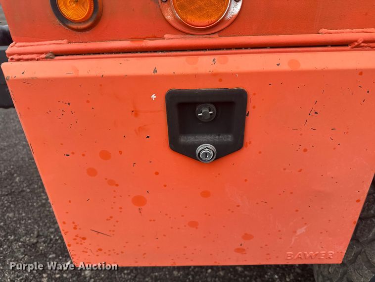 image for item EG8841 2007 Peterbilt 357 tank truck