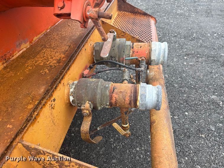 image for item EG8841 2007 Peterbilt 357 tank truck