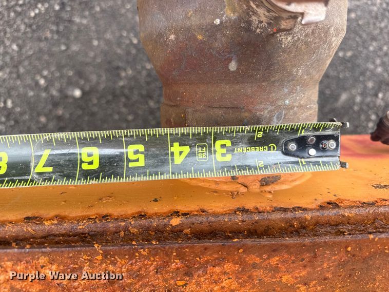 image for item EG8841 2007 Peterbilt 357 tank truck