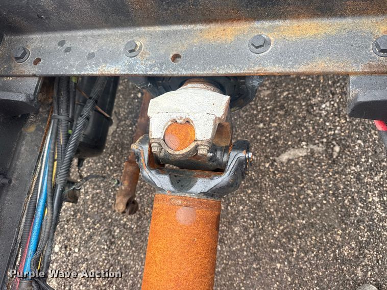 image for item EG8841 2007 Peterbilt 357 tank truck