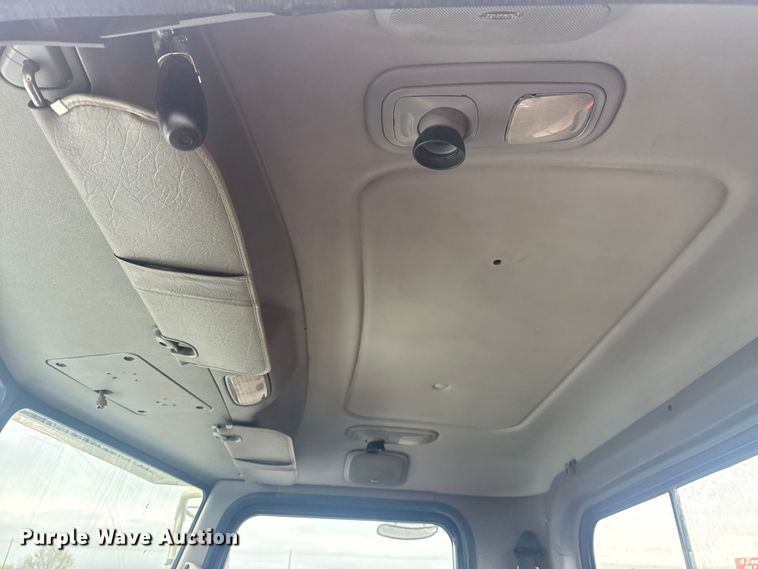 image for item EG8841 2007 Peterbilt 357 tank truck