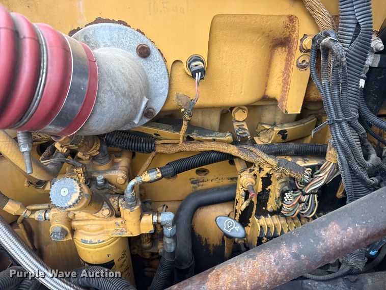 image for item EG8841 2007 Peterbilt 357 tank truck