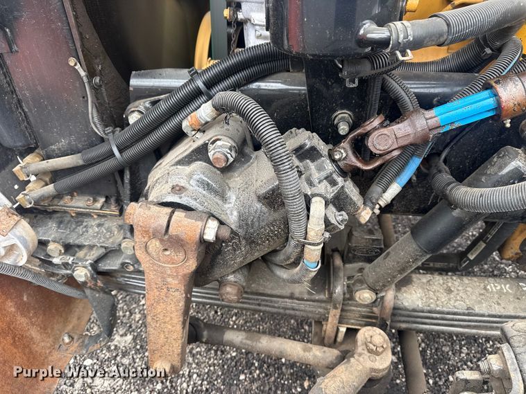 image for item EG8841 2007 Peterbilt 357 tank truck