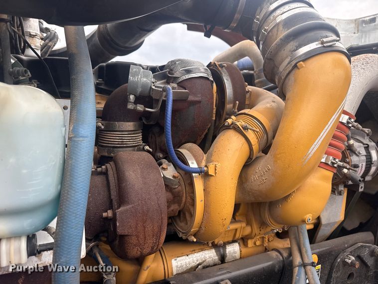 image for item EG8841 2007 Peterbilt 357 tank truck