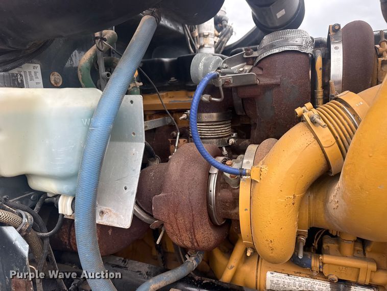 image for item EG8841 2007 Peterbilt 357 tank truck