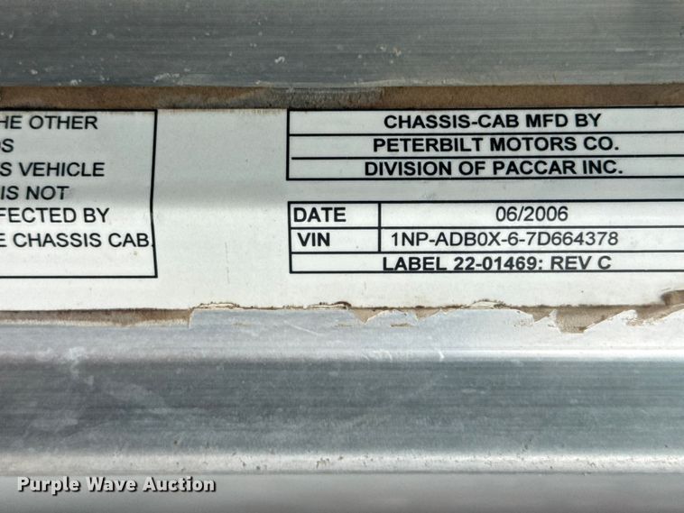 image for item EG8841 2007 Peterbilt 357 tank truck