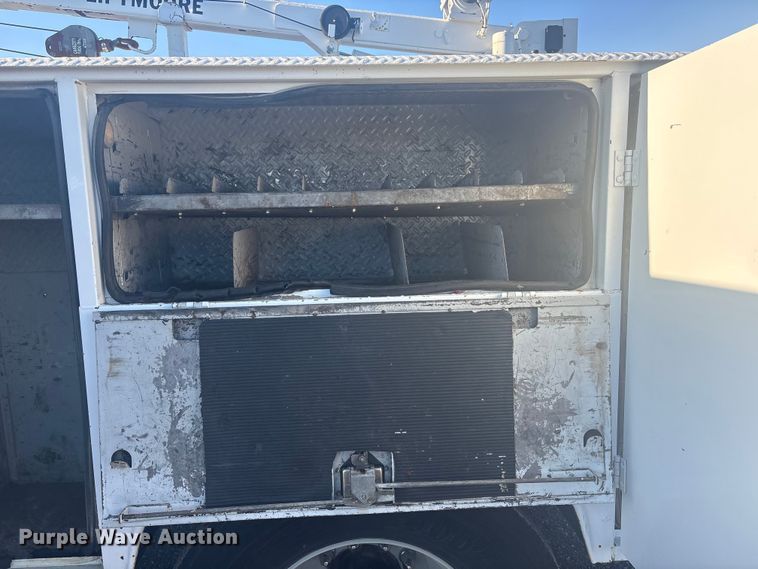 image for item EG8853 2007 Chevrolet C7500 utility / service truck