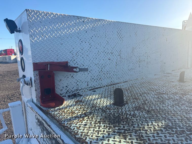 image for item EG8853 2007 Chevrolet C7500 utility / service truck